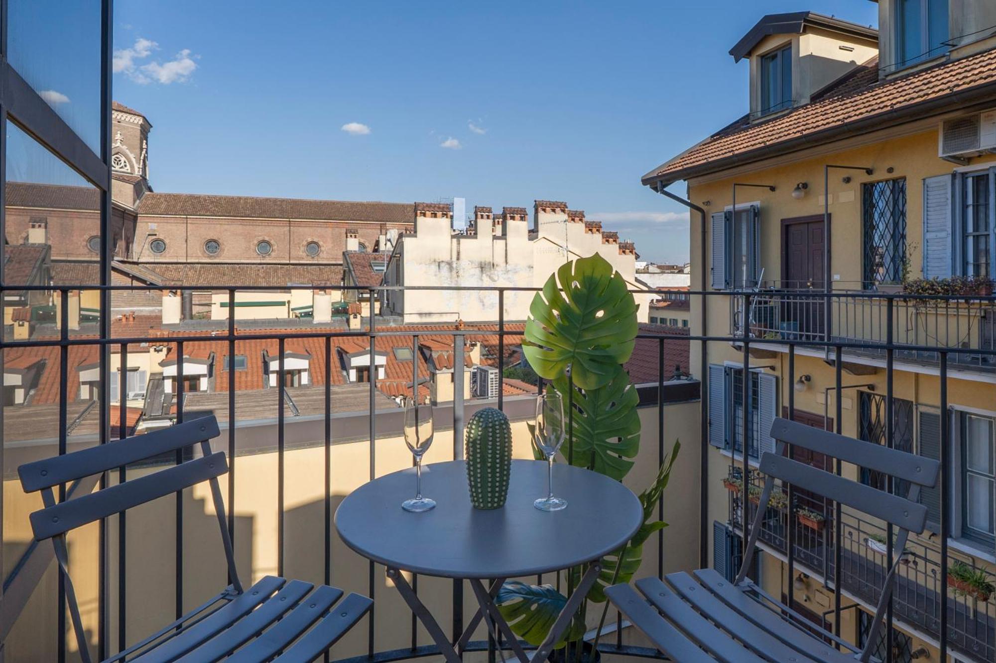 View Of The Navigli - In The Heart Of - Wifi Apartment Mailand